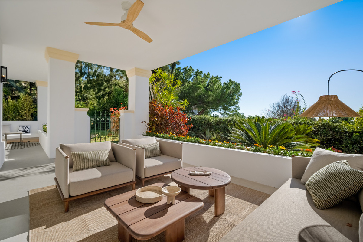 4 Bed Apartment for sale in The Golden Mile Costa Del Sol, Málaga, Spain