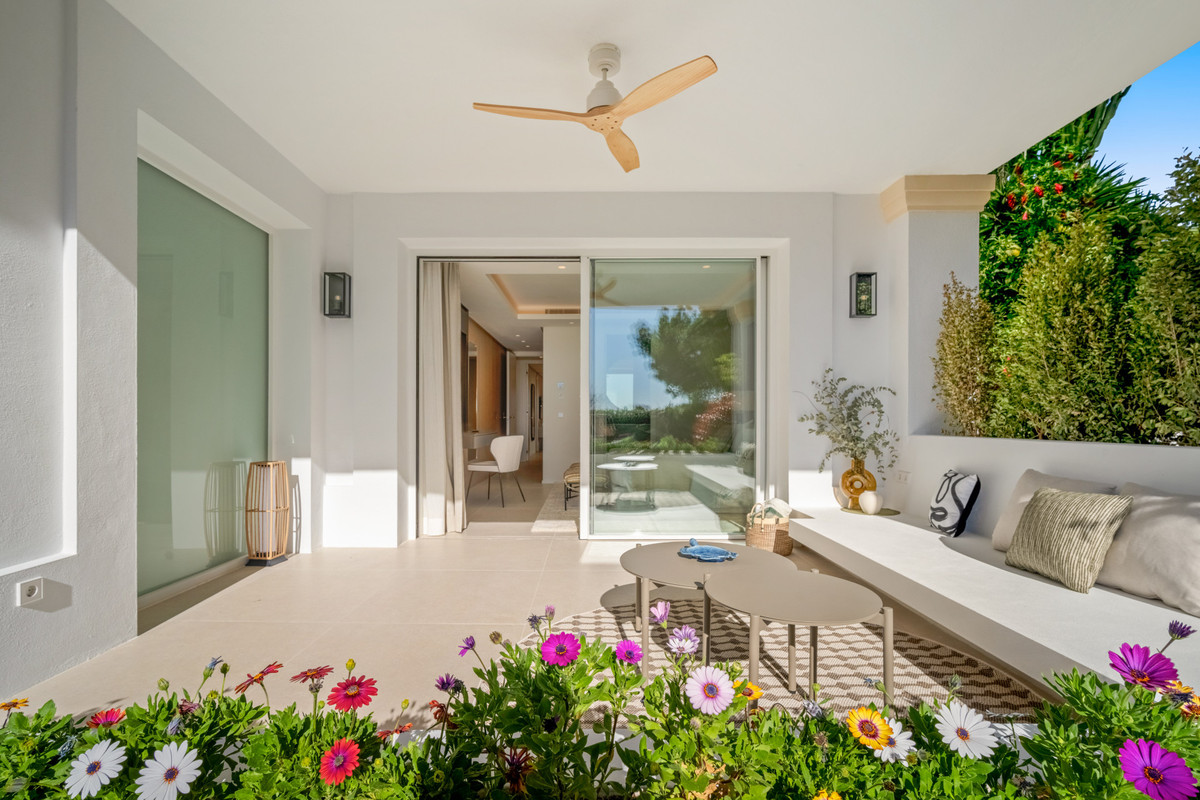 4 Bed Apartment for sale in The Golden Mile Costa Del Sol, Málaga, Spain