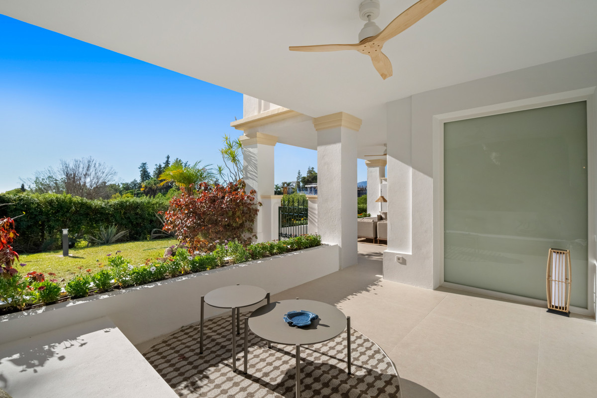 4 Bed Apartment for sale in The Golden Mile Costa Del Sol, Málaga, Spain
