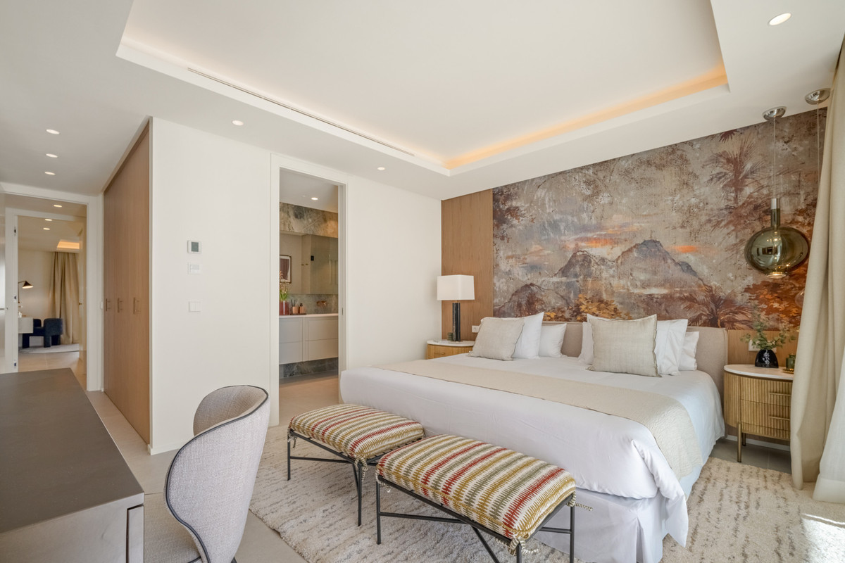 4 Bed Apartment for sale in The Golden Mile Costa Del Sol, Málaga, Spain