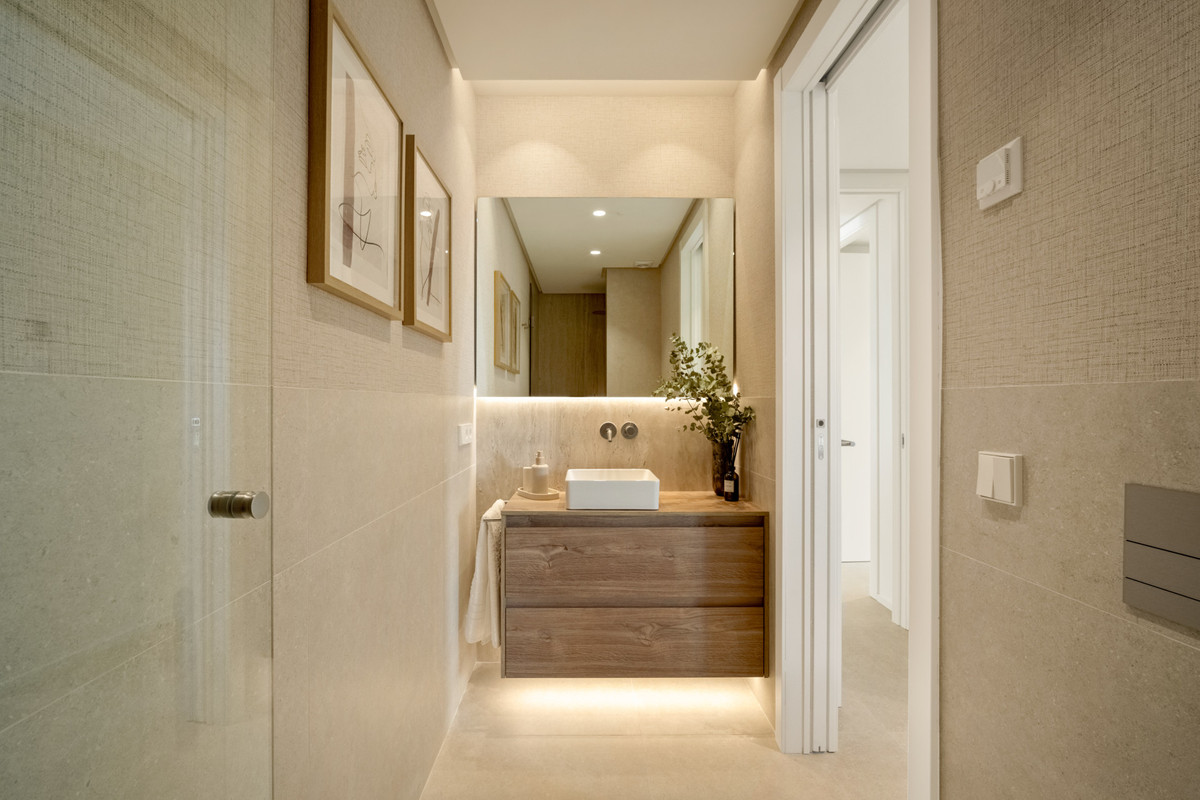 4 Bed Apartment for sale in The Golden Mile Costa Del Sol, Málaga, Spain