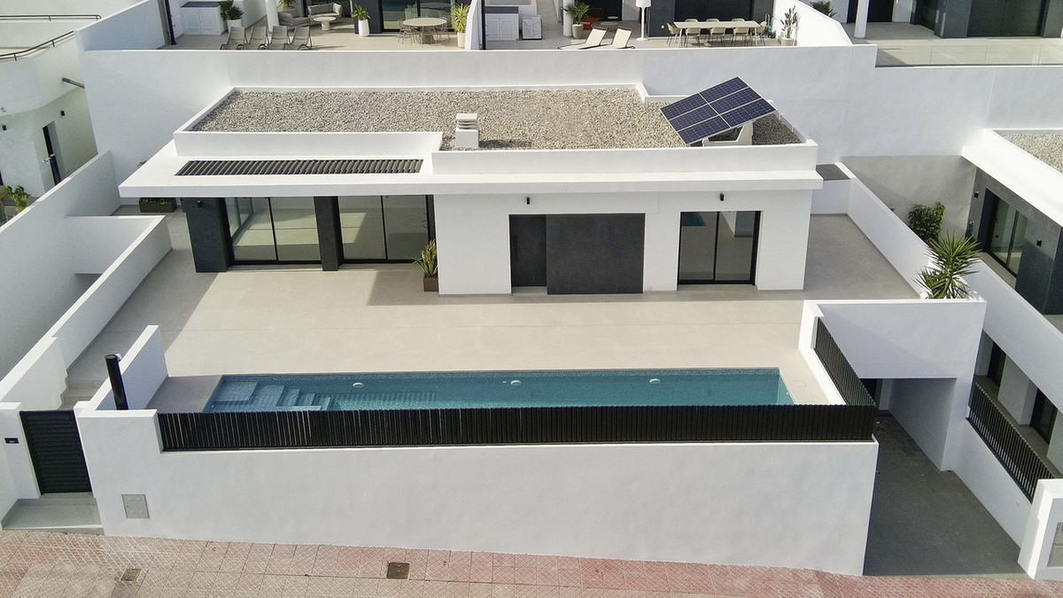 4 Bed Townhouse for sale in Dona Pepa Costa Blanca, Alicante, Spain