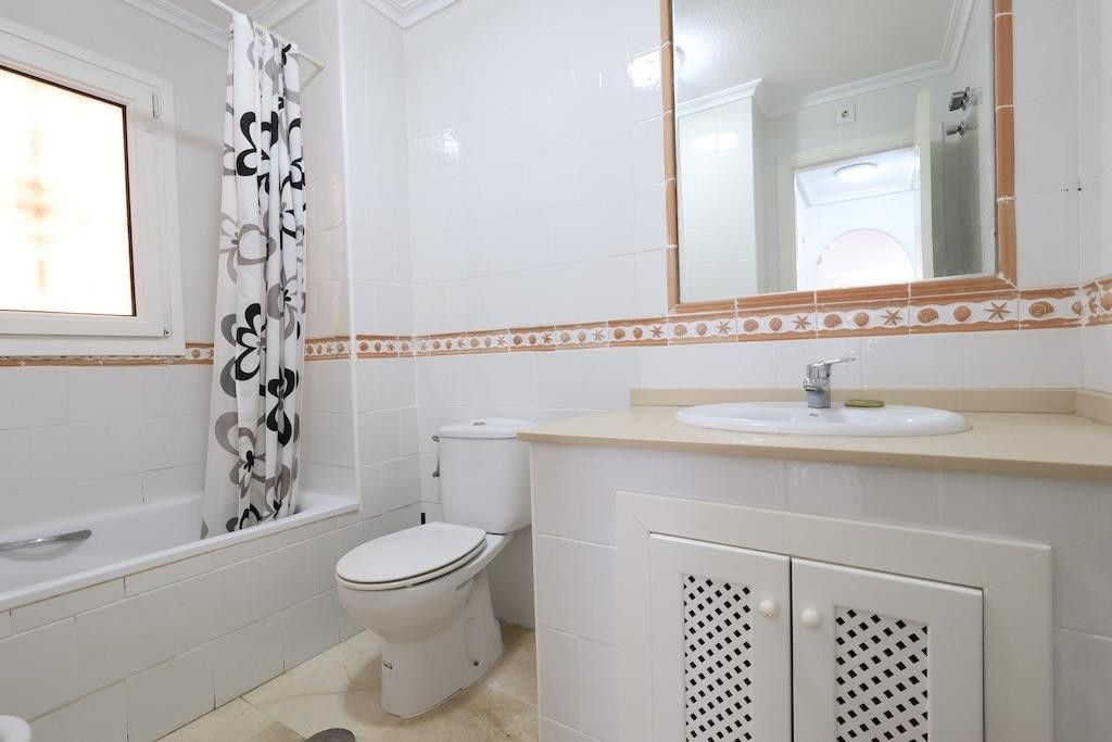 Se vende Apartamento Planta Baja de 2 dormitorios en Costa Blanca, Alicante, España