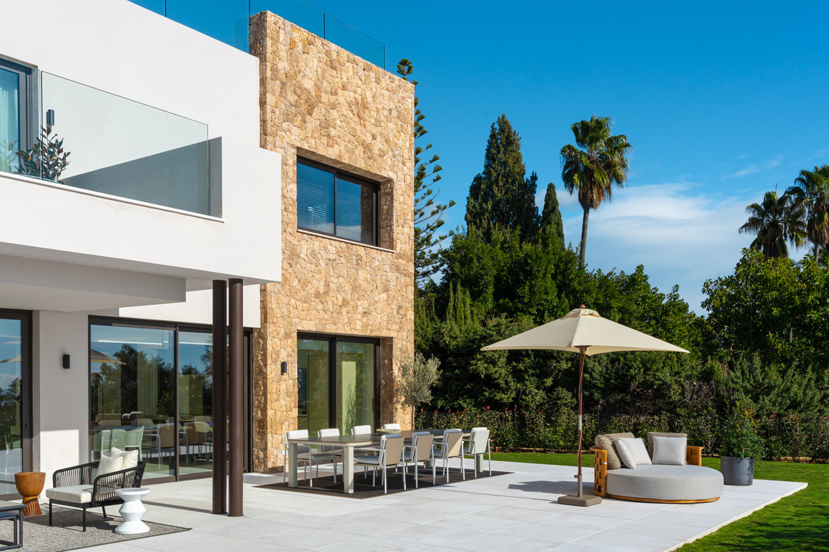 Se vende Villa - Chalet de 5 dormitorios en Costa Del Sol, Málaga, España