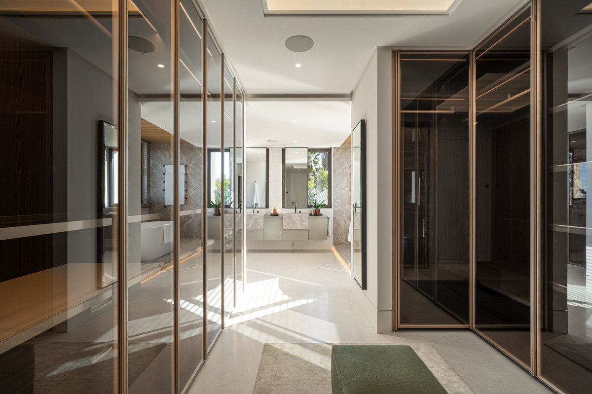 Se vende Villa - Chalet de 5 dormitorios en Costa Del Sol, Málaga, España