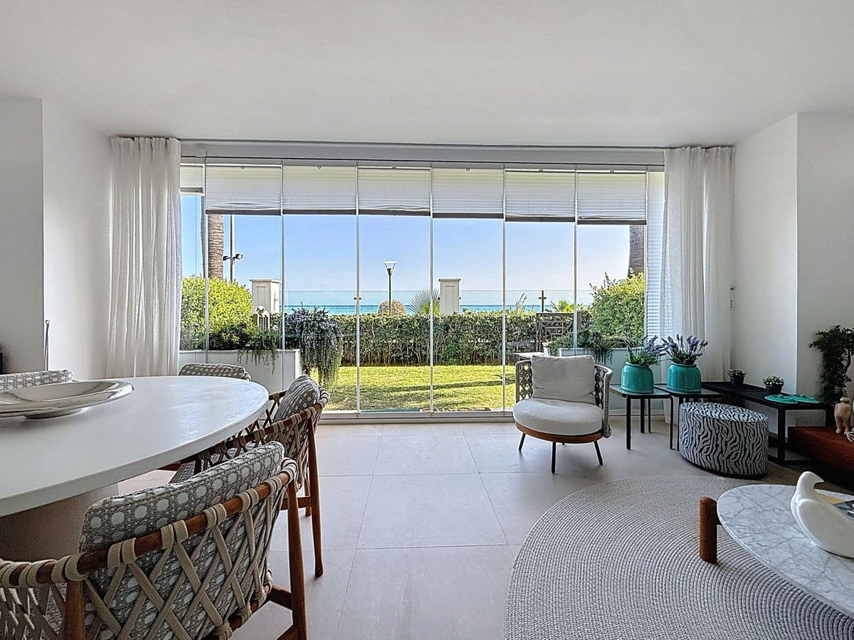 2 Bed Apartment for sale in Estepona Costa Del Sol, Málaga, Spain