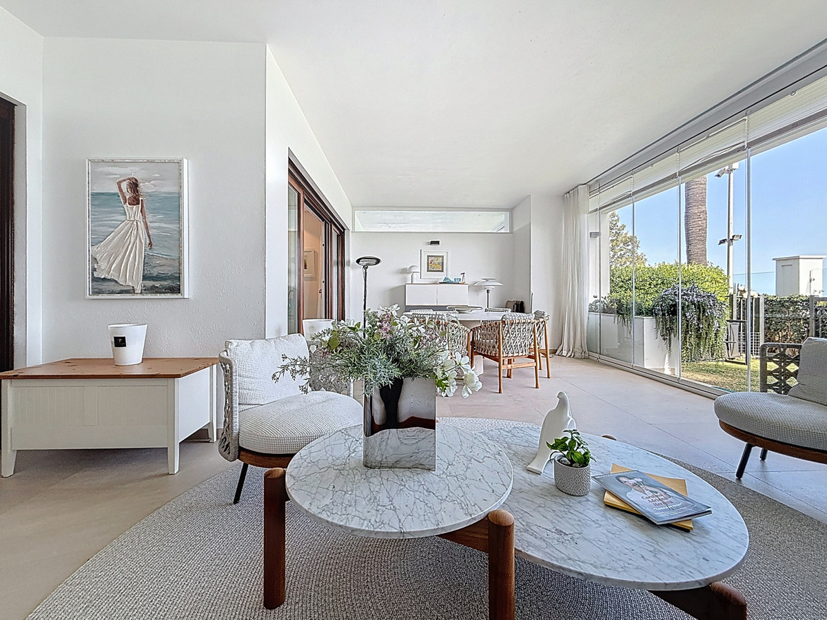 2 Bed Apartment for sale in Estepona Costa Del Sol, Málaga, Spain