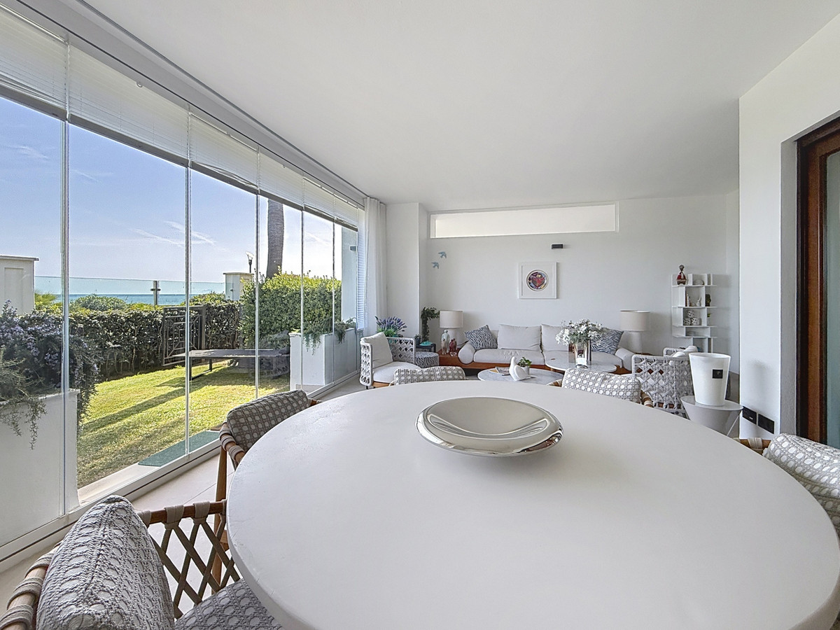 2 Bed Apartment for sale in Estepona Costa Del Sol, Málaga, Spain