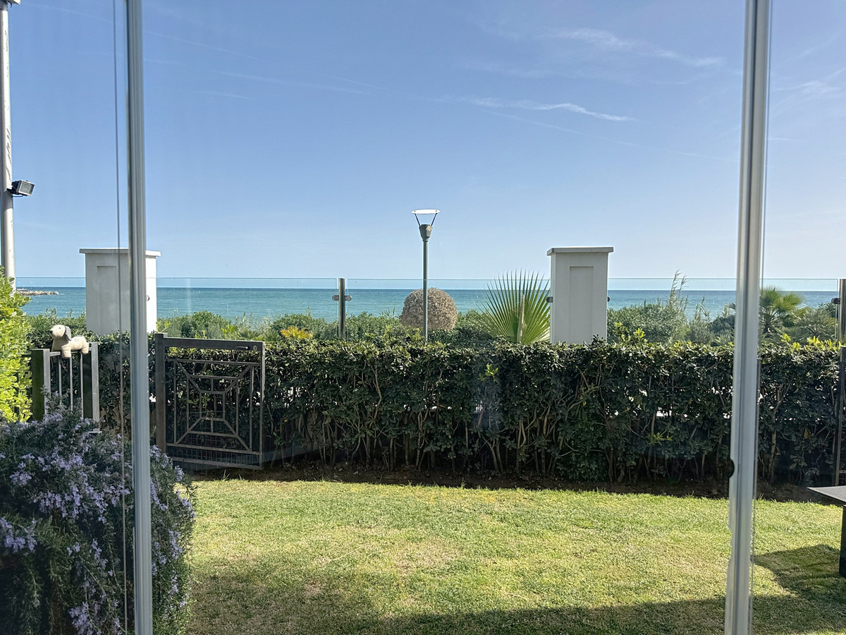 2 Bed Apartment for sale in Estepona Costa Del Sol, Málaga, Spain