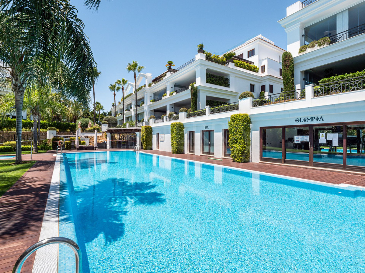 2 Bed Apartment for sale in Estepona Costa Del Sol, Málaga, Spain