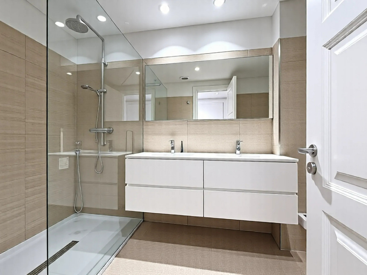 2 Bed Apartment for sale in Estepona Costa Del Sol, Málaga, Spain