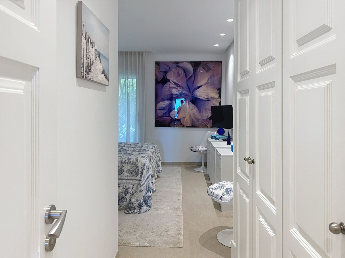 2 Bed Apartment for sale in Estepona Costa Del Sol, Málaga, Spain