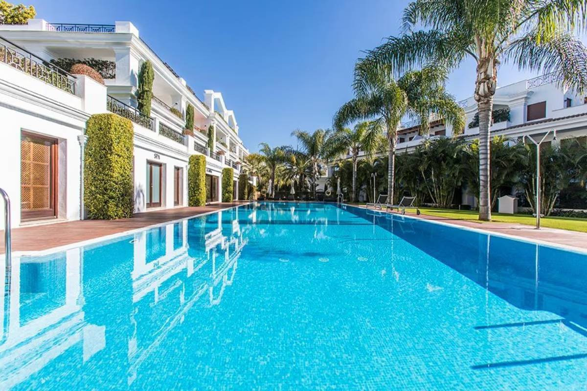 2 Bed Apartment for sale in Estepona Costa Del Sol, Málaga, Spain