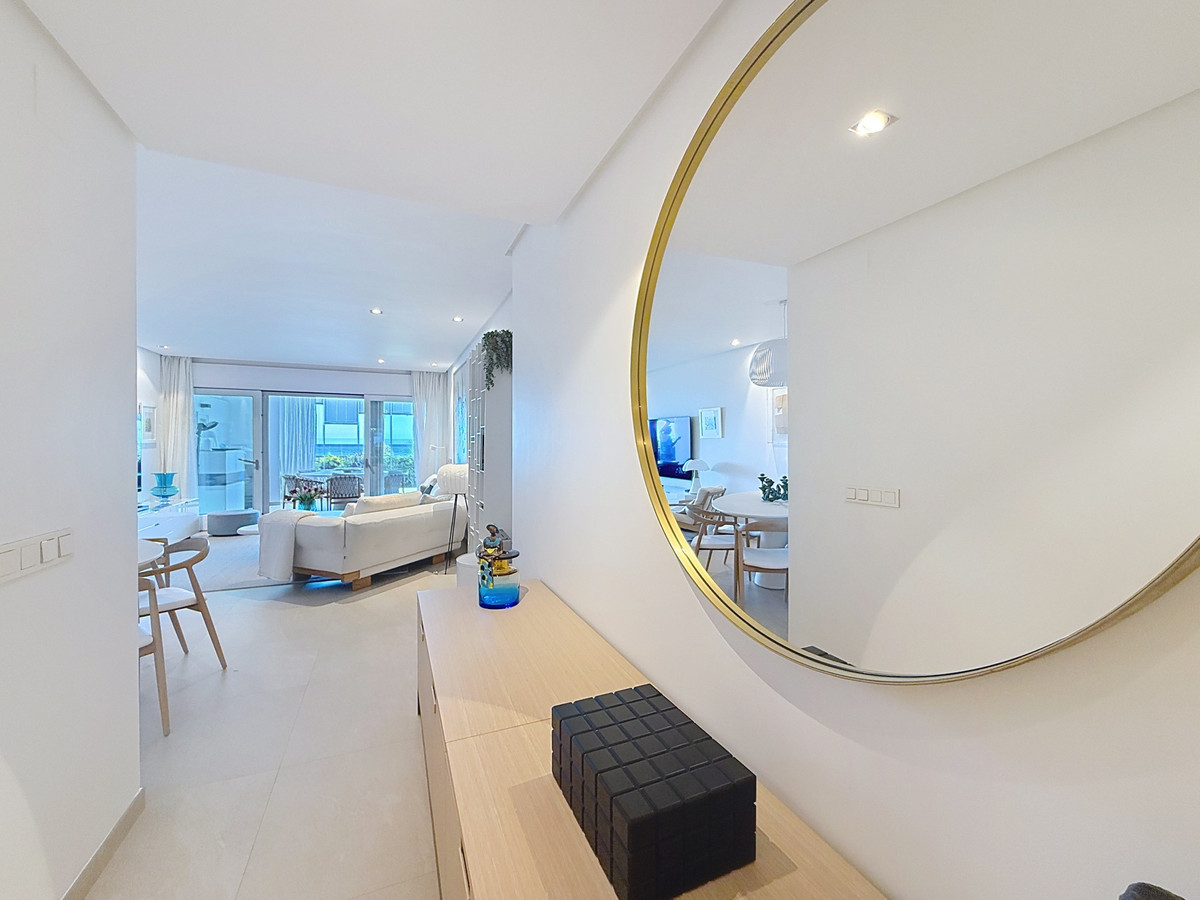 2 Bed Apartment for sale in Estepona Costa Del Sol, Málaga, Spain