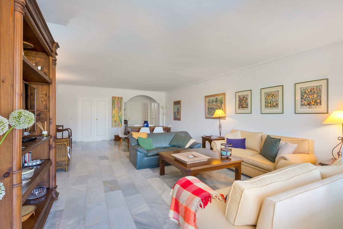 3 Bed Apartment for sale in Estepona Costa Del Sol, Málaga, Spain