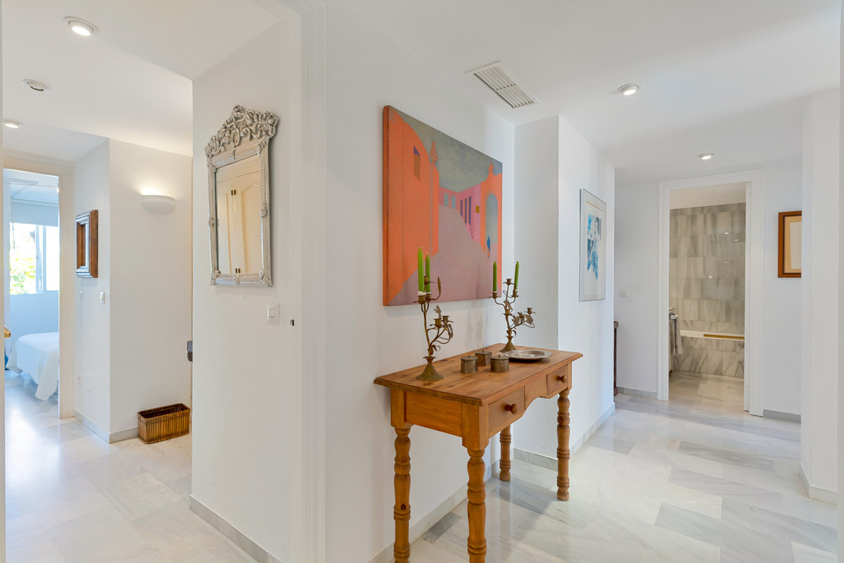 3 Bed Apartment for sale in Estepona Costa Del Sol, Málaga, Spain