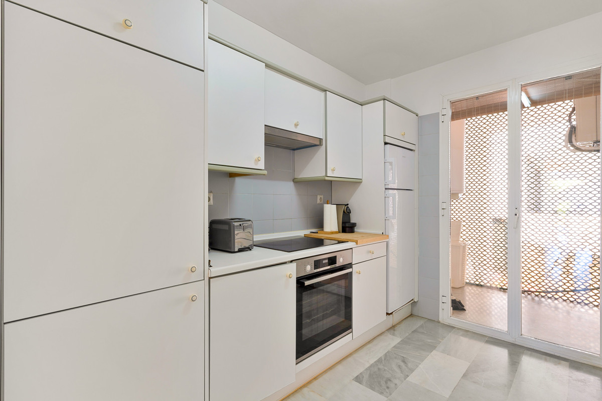 3 Bed Apartment for sale in Estepona Costa Del Sol, Málaga, Spain