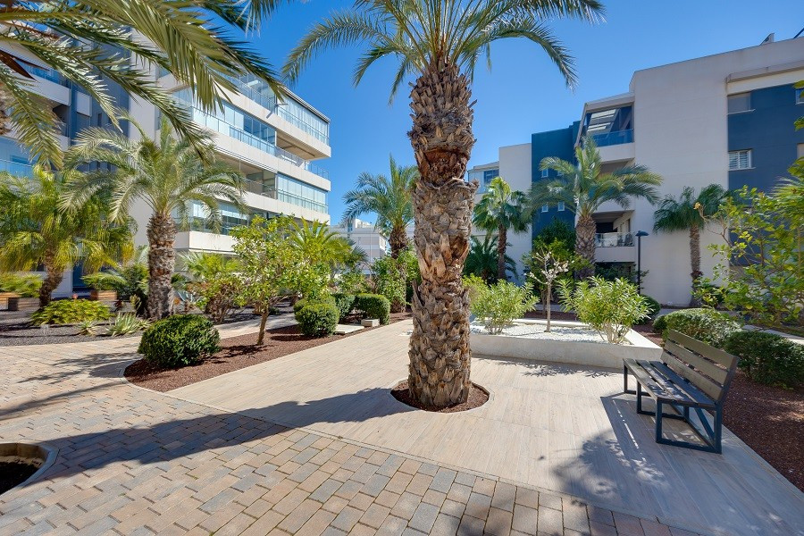 Se vende Apartamento Planta Media de 3 dormitorios en Costa Blanca, Alicante, España