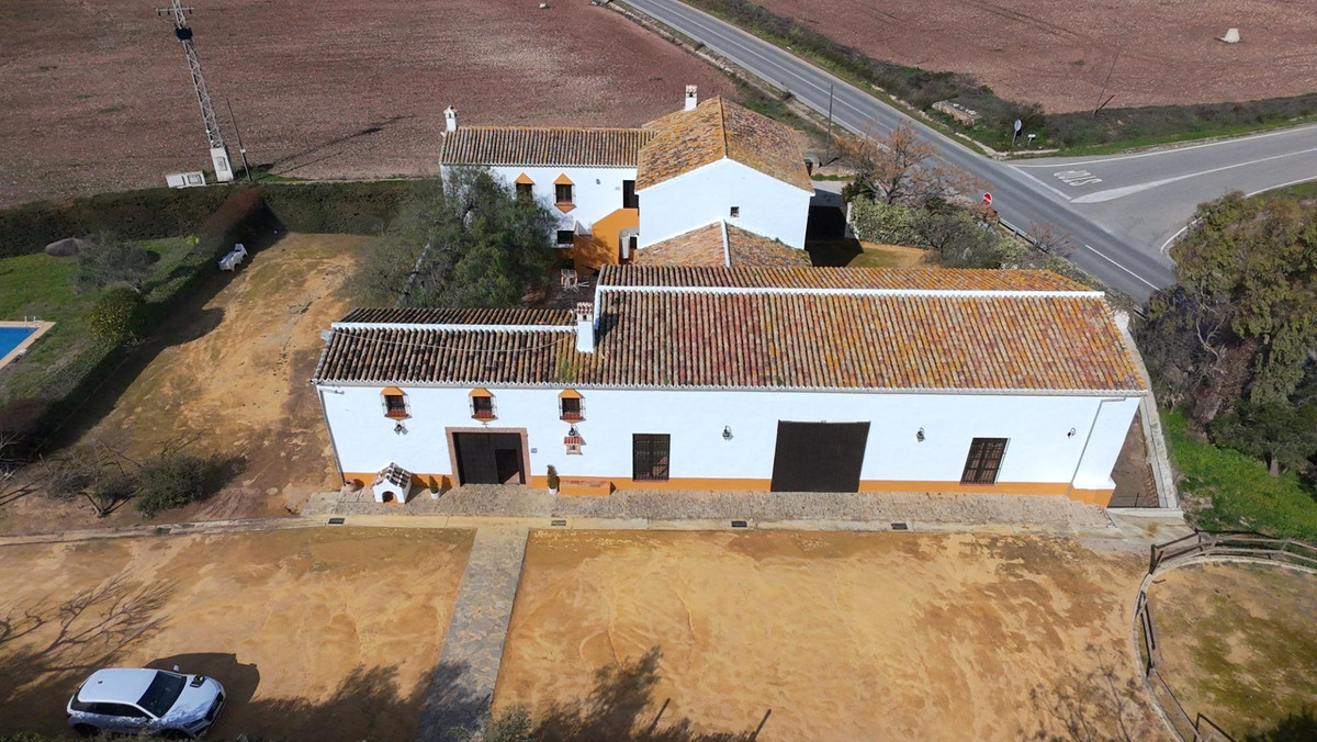 10 Bed Townhouse for sale in Teba Costa Del Sol, Málaga, Spain