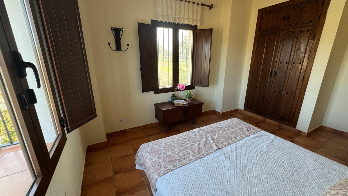 10 Bed Townhouse for sale in Teba Costa Del Sol, Málaga, Spain