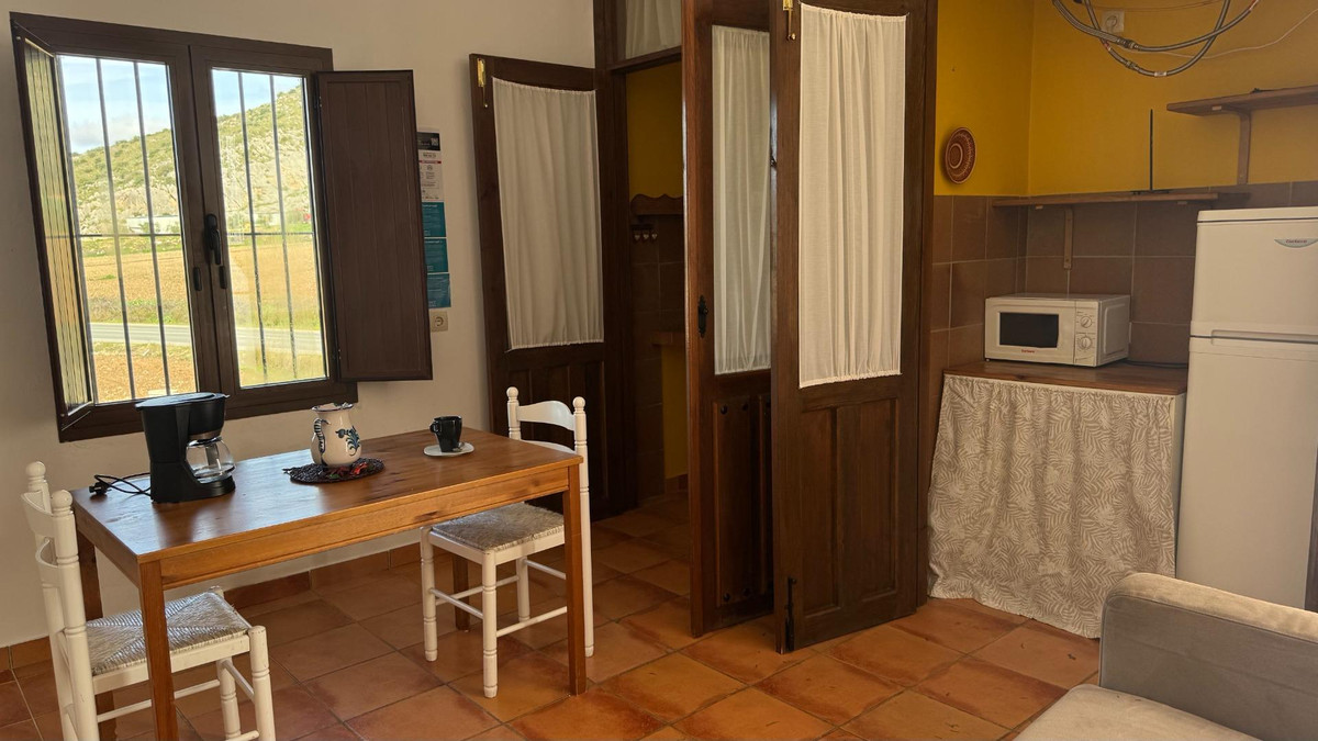 10 Bed Townhouse for sale in Teba Costa Del Sol, Málaga, Spain