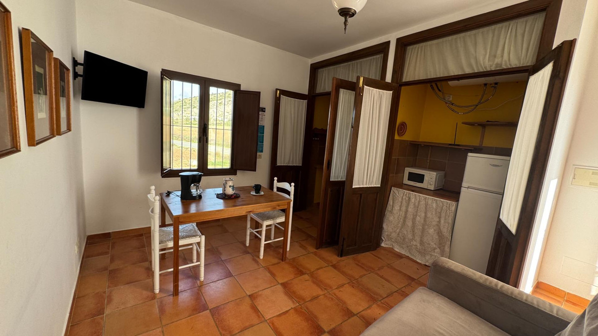 10 Bed Townhouse for sale in Teba Costa Del Sol, Málaga, Spain