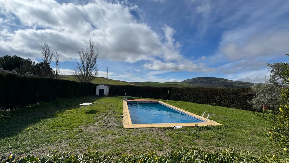 10 Bed Townhouse for sale in Teba Costa Del Sol, Málaga, Spain