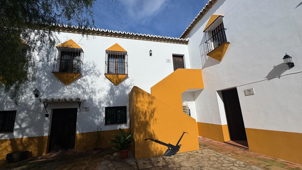 10 Bed Townhouse for sale in Teba Costa Del Sol, Málaga, Spain