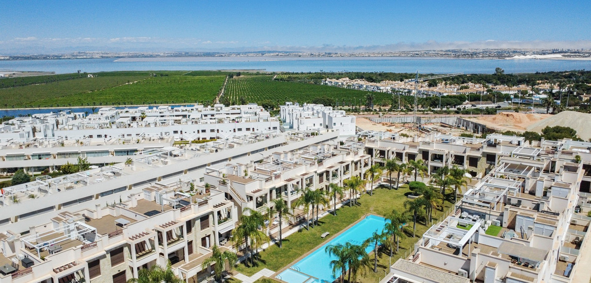 Se vende Apartamento Planta Baja de 2 dormitorios en Costa Blanca, Alicante, España