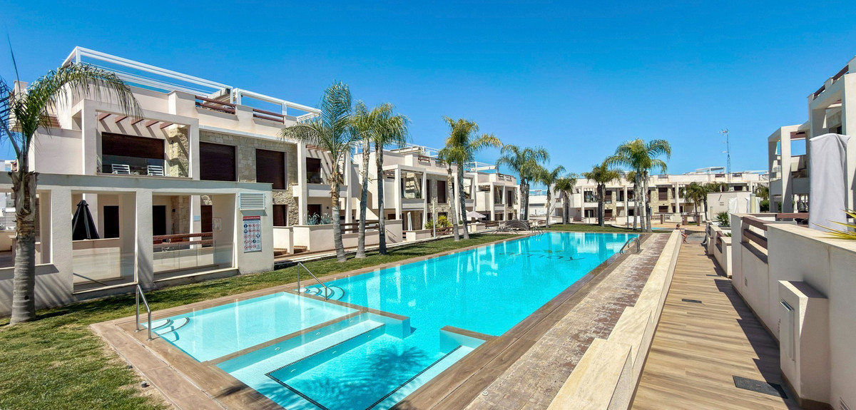 Se vende Apartamento Planta Baja de 2 dormitorios en Costa Blanca, Alicante, España