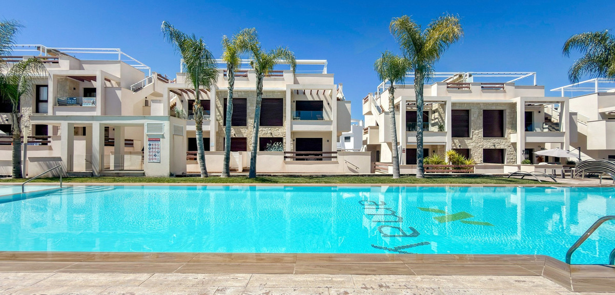 Se vende Apartamento Planta Baja de 2 dormitorios en Costa Blanca, Alicante, España