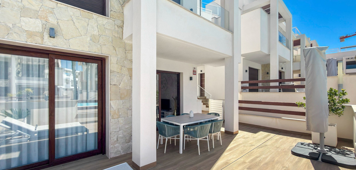 Se vende Apartamento Planta Baja de 2 dormitorios en Costa Blanca, Alicante, España