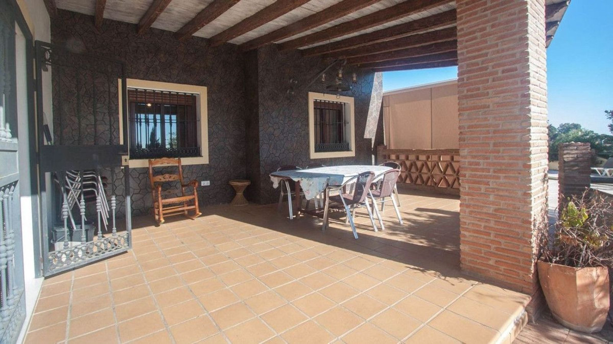 6 Bed Townhouse for sale in Estepona Costa Del Sol, Málaga, Spain