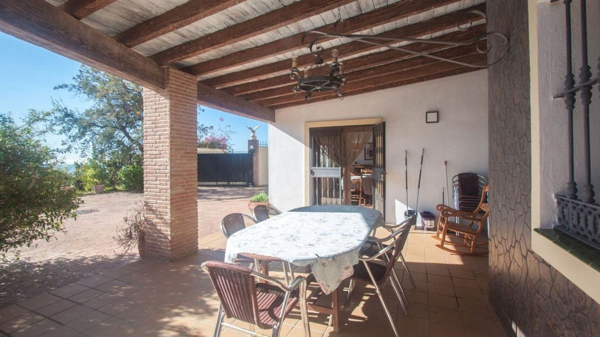 6 Bed Townhouse for sale in Estepona Costa Del Sol, Málaga, Spain