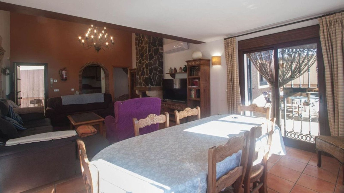 6 Bed Townhouse for sale in Estepona Costa Del Sol, Málaga, Spain