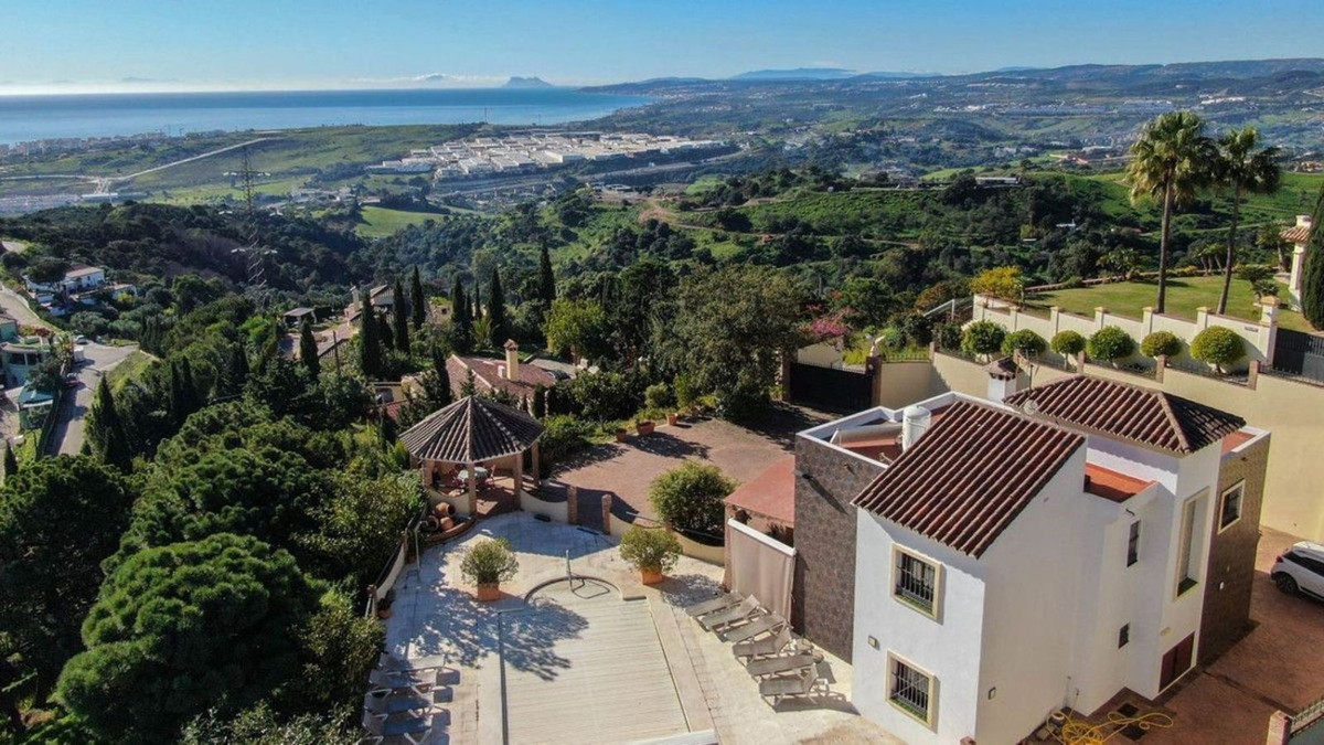 6 Bed Townhouse for sale in Estepona Costa Del Sol, Málaga, Spain