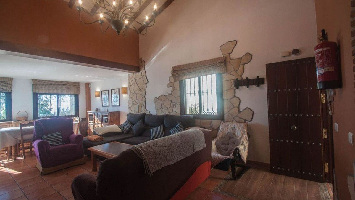 6 Bed Townhouse for sale in Estepona Costa Del Sol, Málaga, Spain