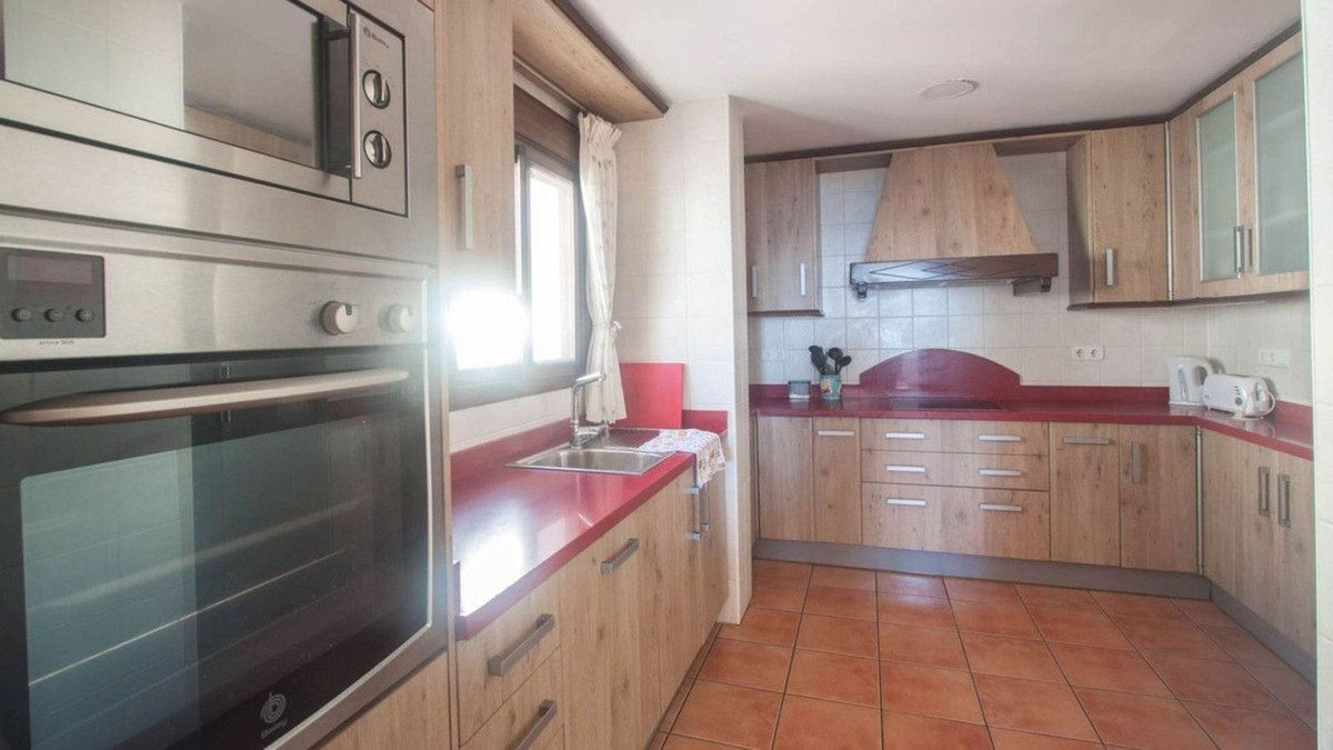 6 Bed Townhouse for sale in Estepona Costa Del Sol, Málaga, Spain