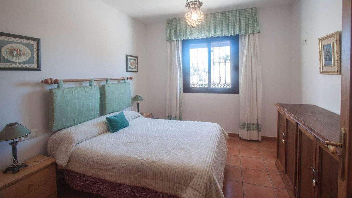 6 Bed Townhouse for sale in Estepona Costa Del Sol, Málaga, Spain