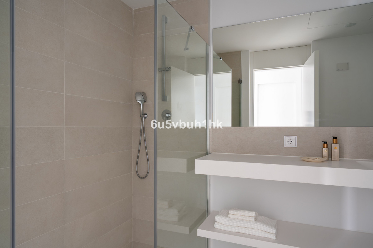 3 Bed Apartment for sale in Fuengirola Costa Del Sol, Málaga, Spain