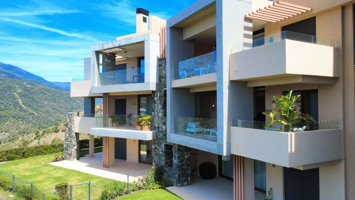 2 Bed Apartment for sale in Benahavís Costa Del Sol, Málaga, Spain