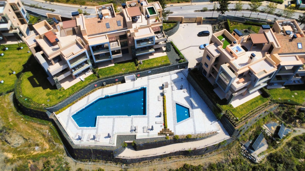 2 Bed Apartment for sale in Benahavís Costa Del Sol, Málaga, Spain