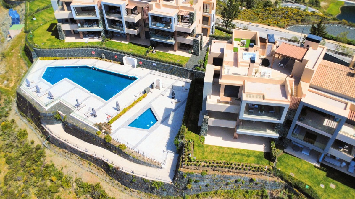 2 Bed Apartment for sale in Benahavís Costa Del Sol, Málaga, Spain