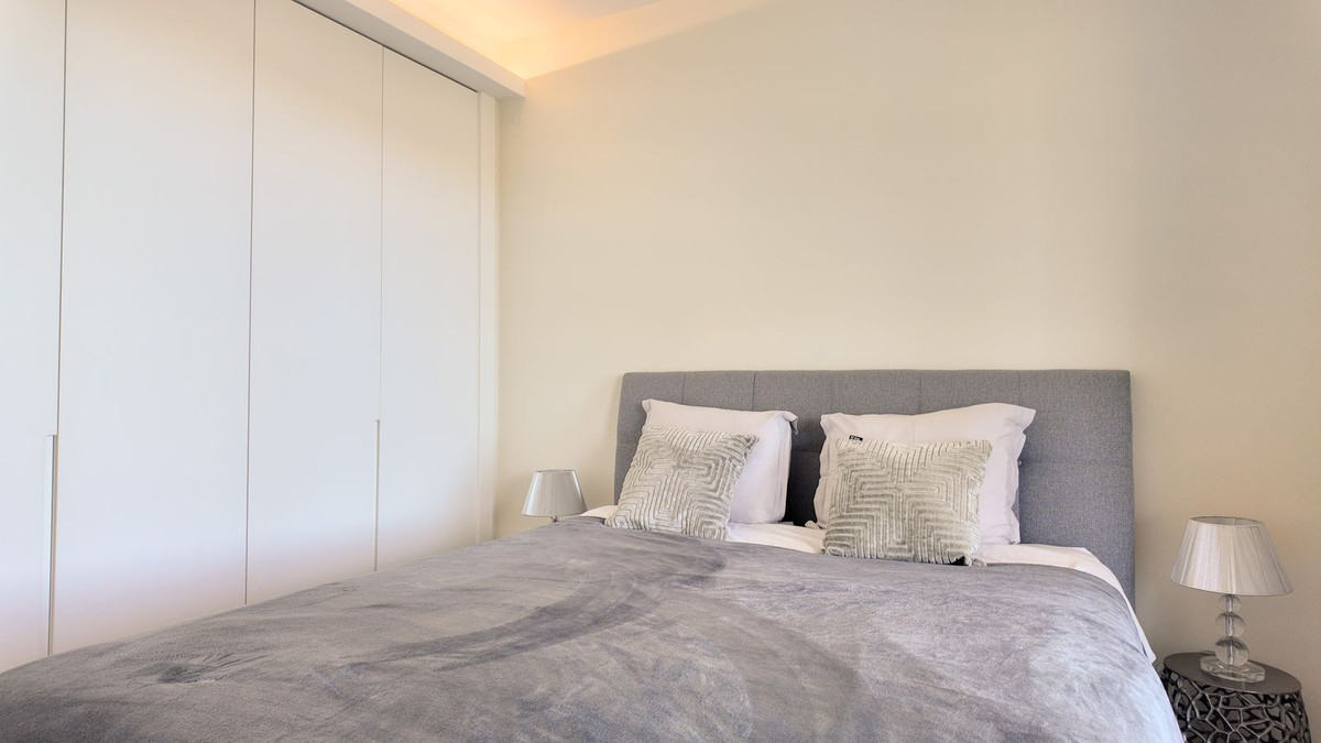 2 Bed Apartment for sale in Benahavís Costa Del Sol, Málaga, Spain