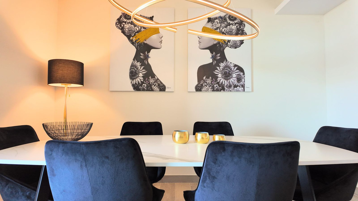 2 Bed Apartment for sale in Benahavís Costa Del Sol, Málaga, Spain