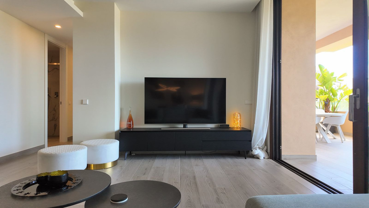 2 Bed Apartment for sale in Benahavís Costa Del Sol, Málaga, Spain