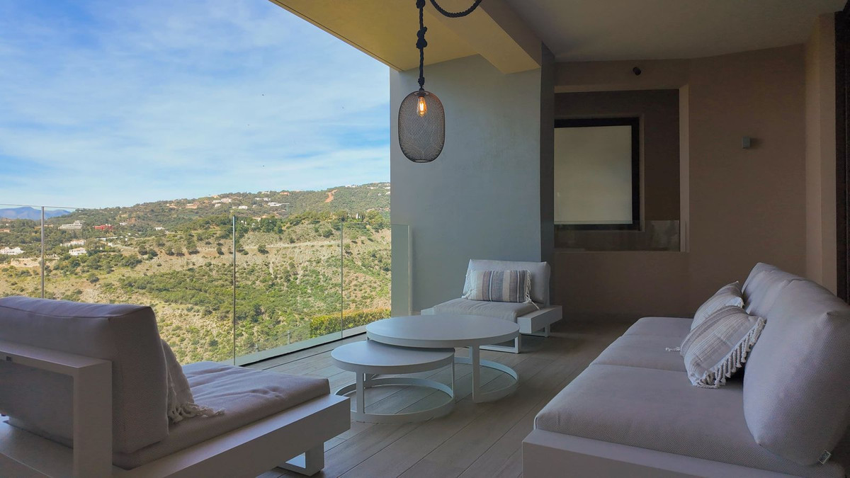2 Bed Apartment for sale in Benahavís Costa Del Sol, Málaga, Spain