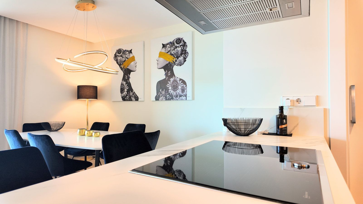 2 Bed Apartment for sale in Benahavís Costa Del Sol, Málaga, Spain