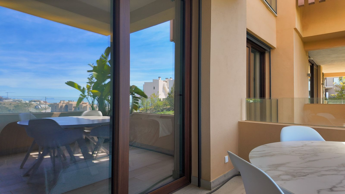 2 Bed Apartment for sale in Benahavís Costa Del Sol, Málaga, Spain
