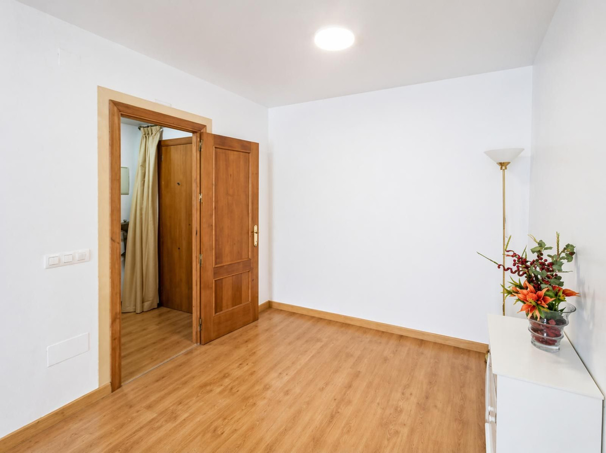 Se vende Apartamento Planta Media de 3 dormitorios en Costa Del Sol, Málaga, España